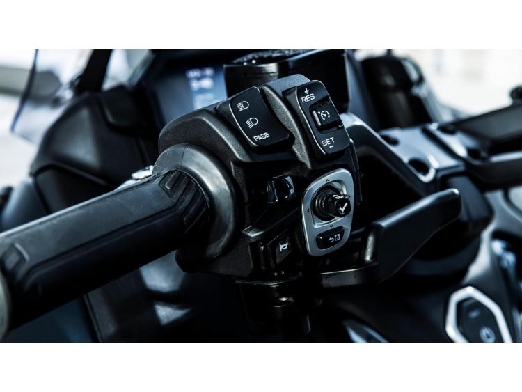 YAMAHA TMAX 560 TECH MAX