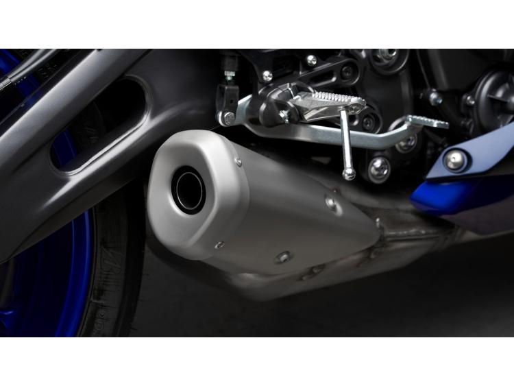 YAMAHA R7