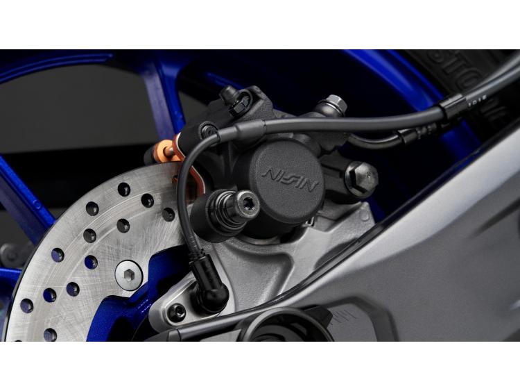 YAMAHA R7
