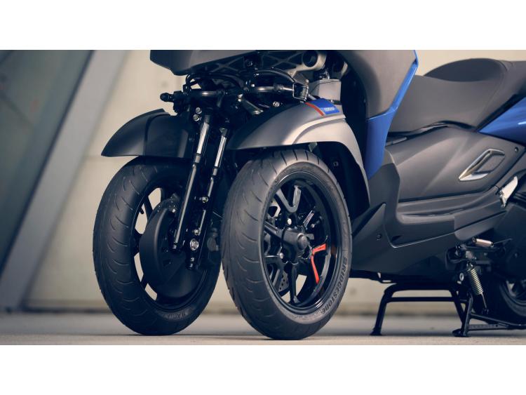 YAMAHA TRICITY 300
